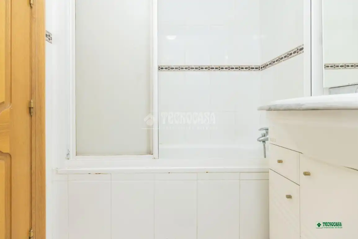 Baño de Piso en venta en Almería con Trastero
