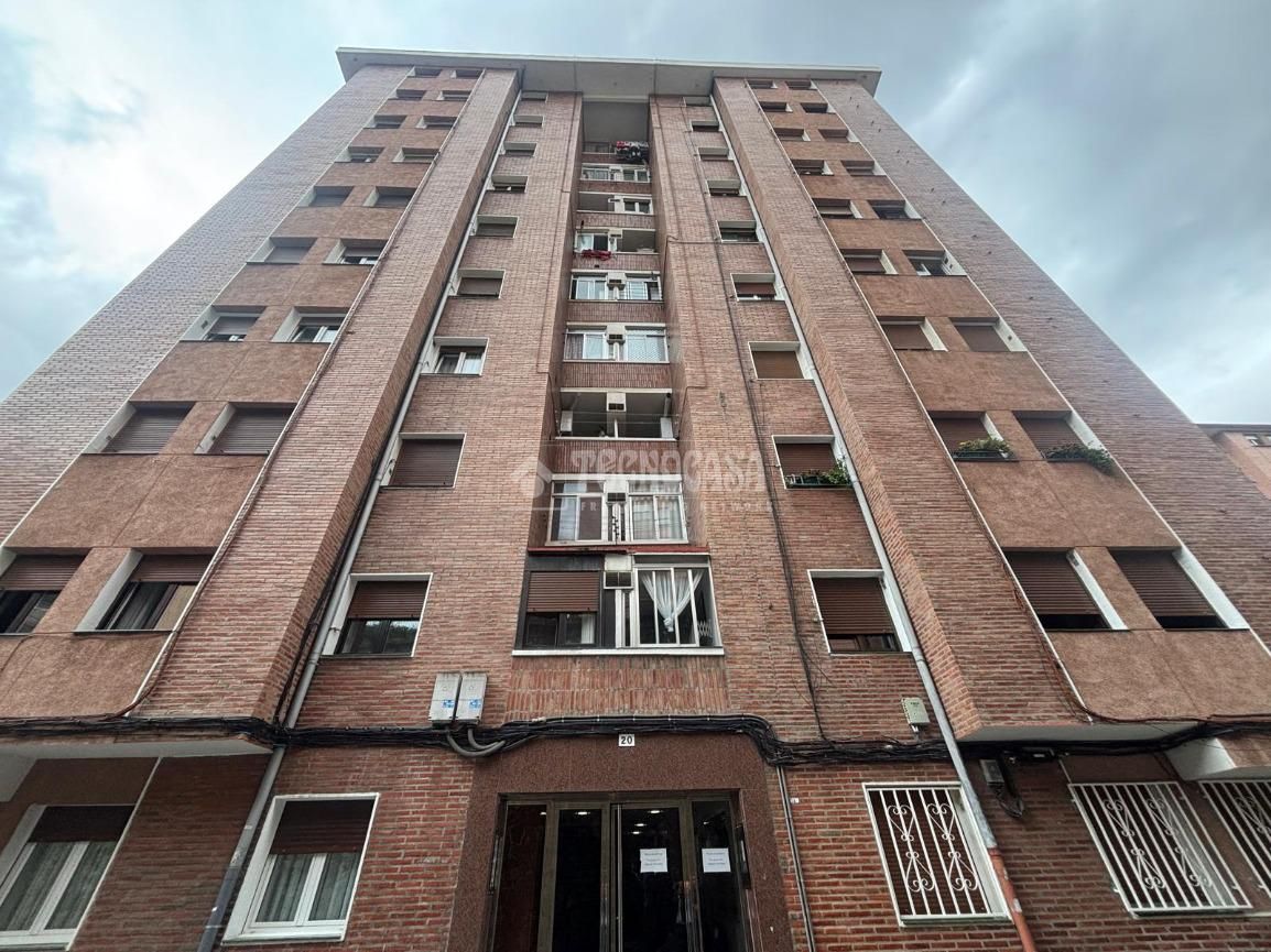 Vista exterior de Pis en venda en Bilbao 