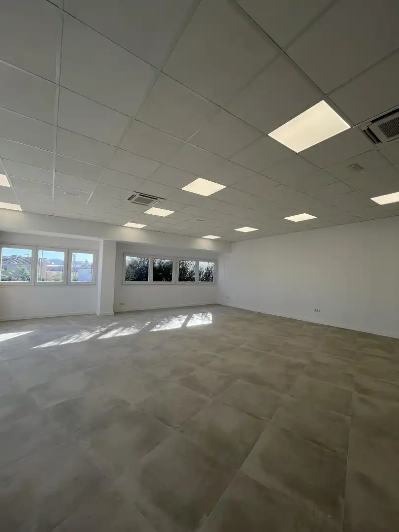 Local comercial en alquiler en Cassà de la Selva, imagen 2