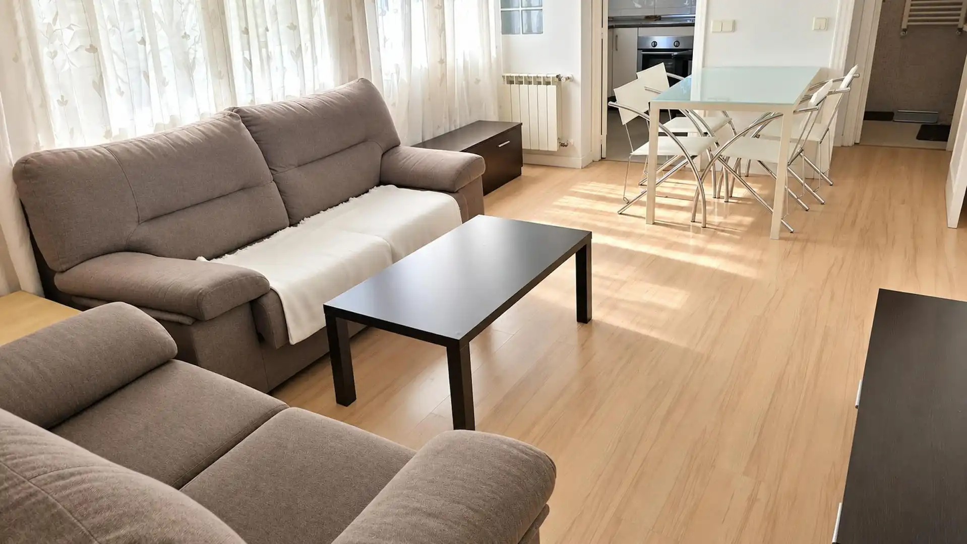 Wohnzimmer von Wohnung zur Miete in Madrid mit Heizung, Möbliert und Waschmaschine