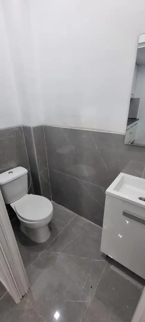 Baño de Planta baja de alquiler en Barcelona con Horno, Microondas y Se aceptan mascotas
