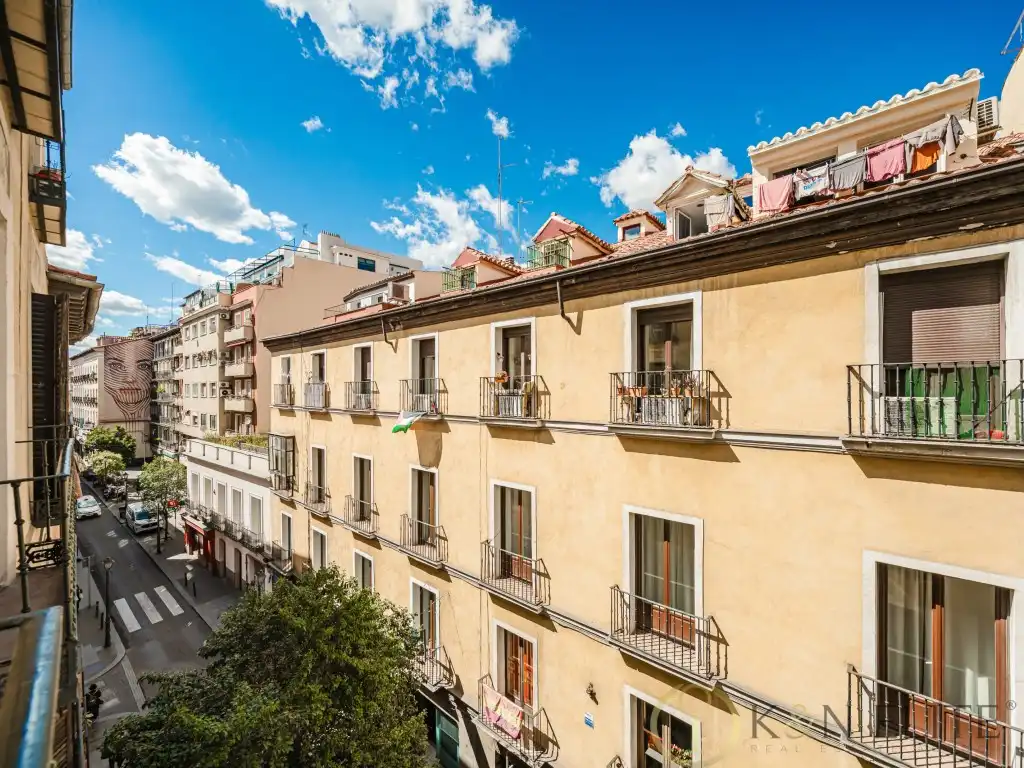 Flat with terrace for sale in Calle Magdalena, imagen 2
