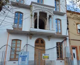 Vista exterior de Apartament de lloguer en Portbou amb Aire condicionat, Calefacció i Jardí privat