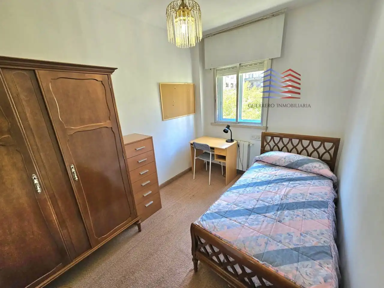 Habitación de Piso de alquiler en Ourense Capital  con Calefacción y Amueblado