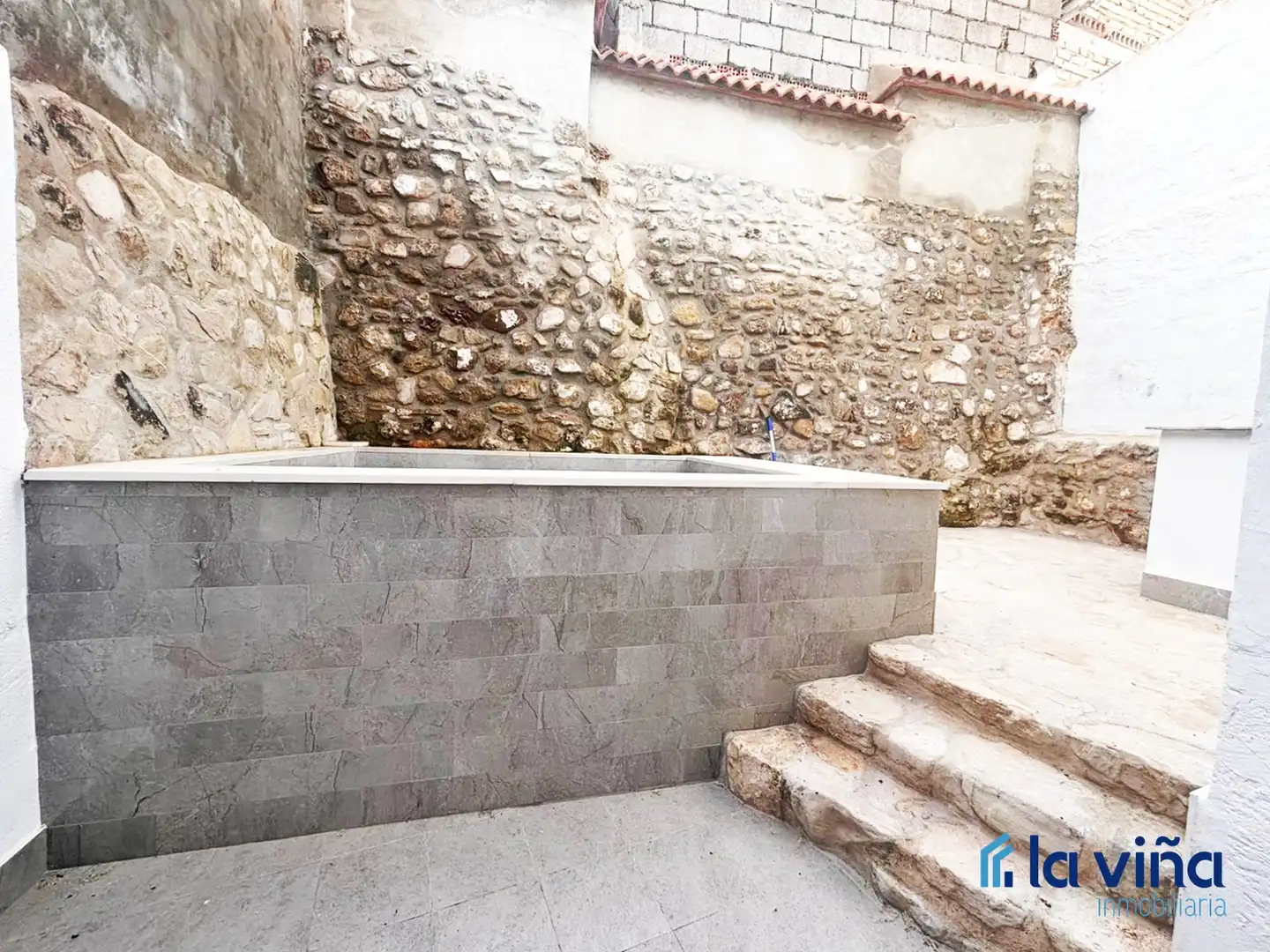 Terrace of Houses for sale in Cuevas Bajas  with Swimming Pool and Furnished