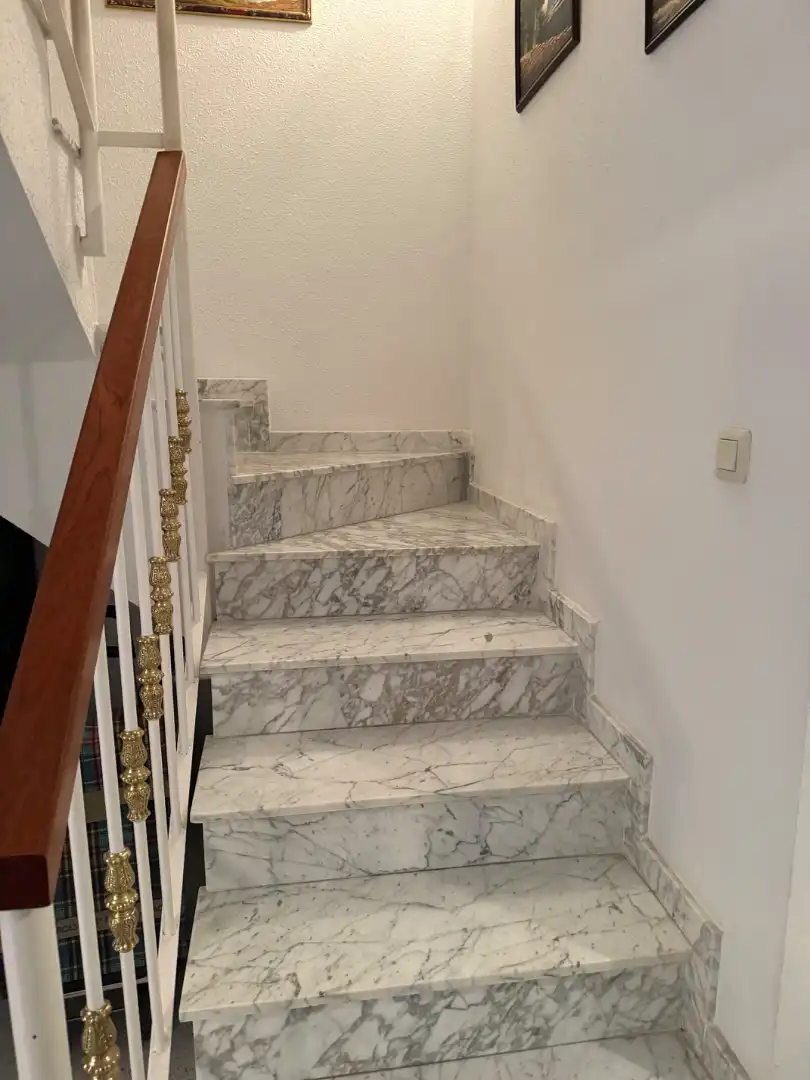 Casa adosada en venta en Calle Castillo de Rena, Avenida Elvas