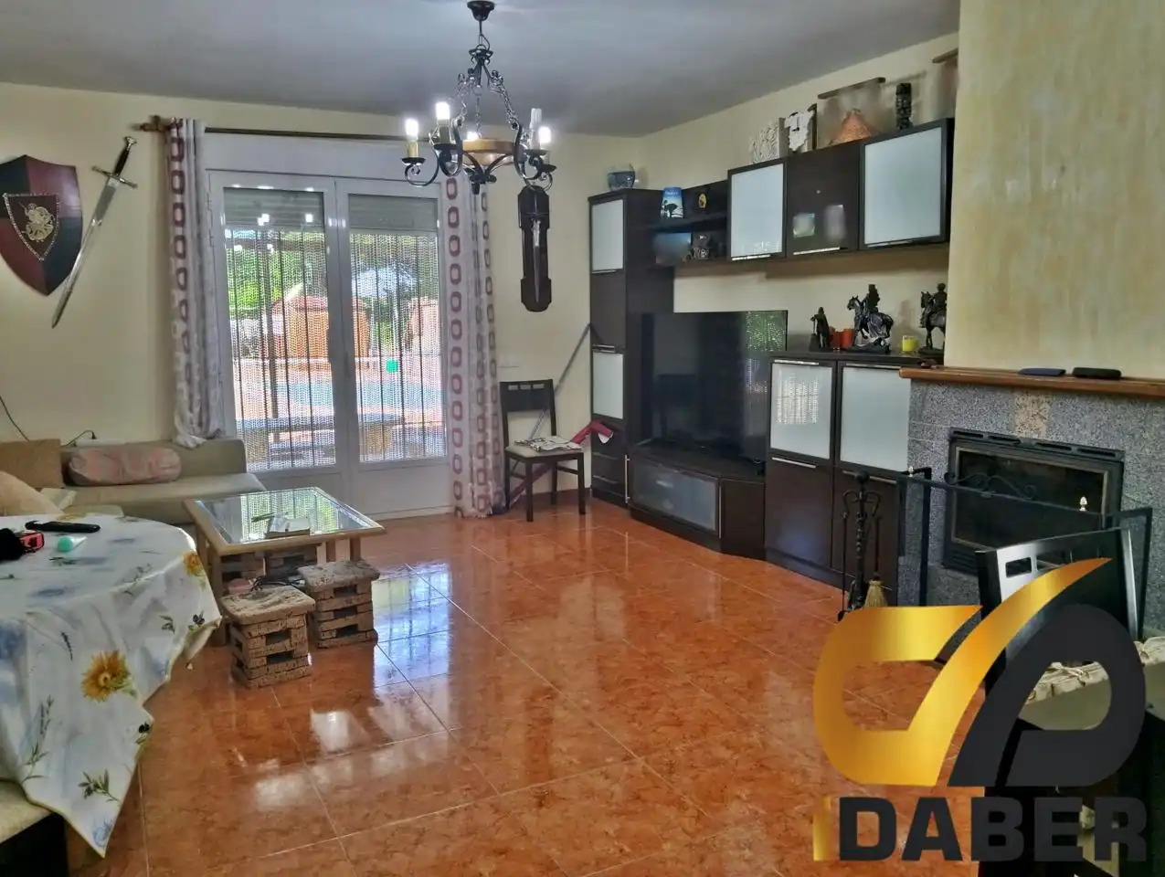 Sala d'estar de Casa o xalet en venda en El Viso de San Juan amb Aire condicionat, Calefacció i Jardí privat