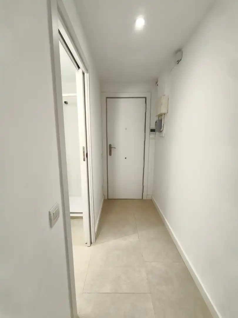 Flat for sale in Barcelona  with Air Conditioner