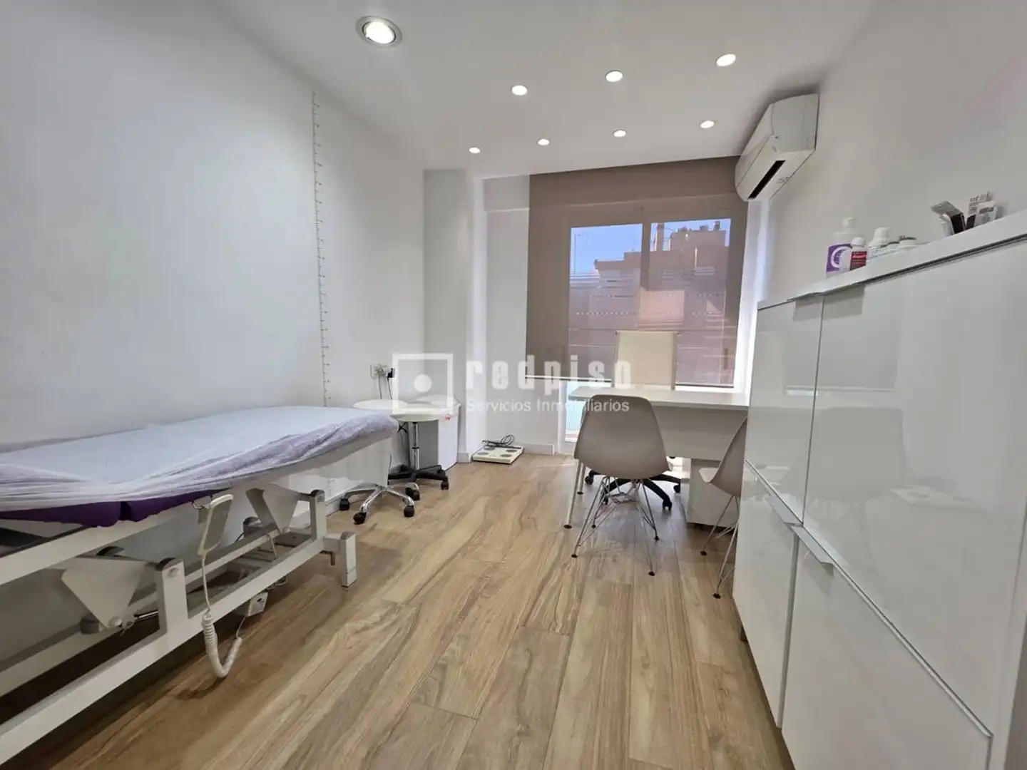 Oficina de alquiler en San Antón