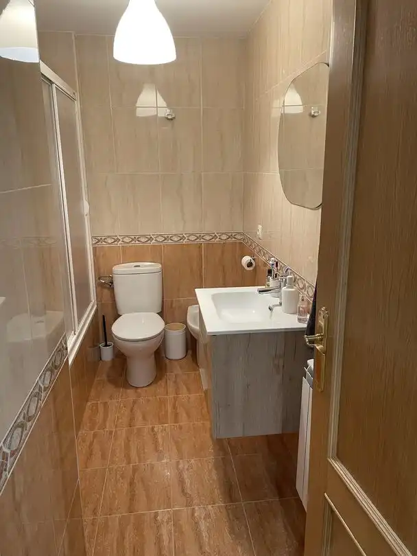 Badezimmer von Wohnung zur Miete in Zorraquín mit Heizung, Privatgarten und Terrasse