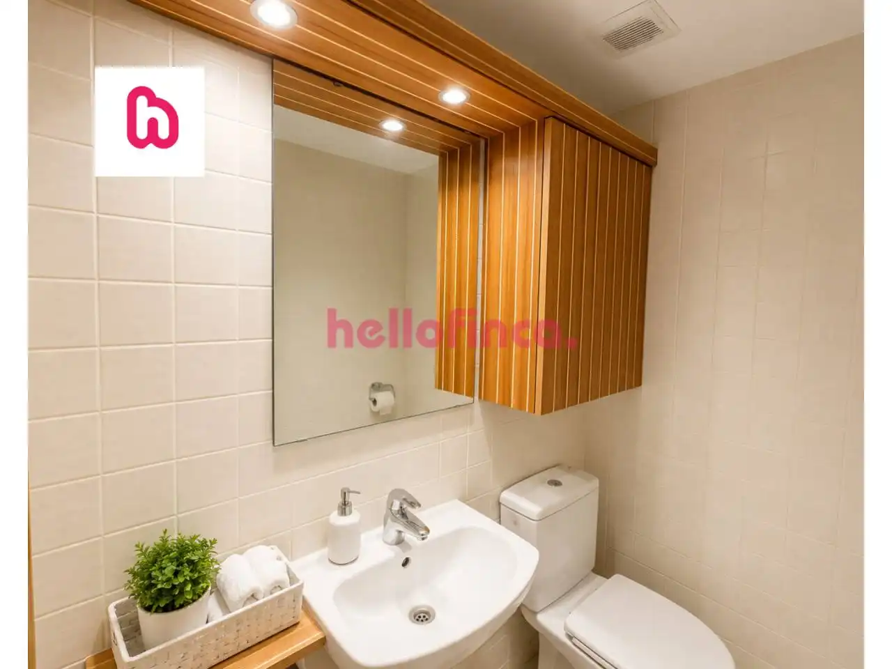 Badezimmer von Maisonette zum Verkauf in Badalona mit Heizung, Parkett und Terrasse
