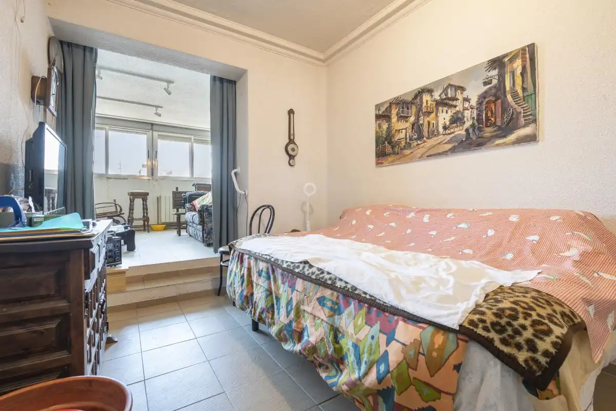 Schlafzimmer von Dachboden zum Verkauf in Madrid mit Klimaanlage, Heizung und Terrasse