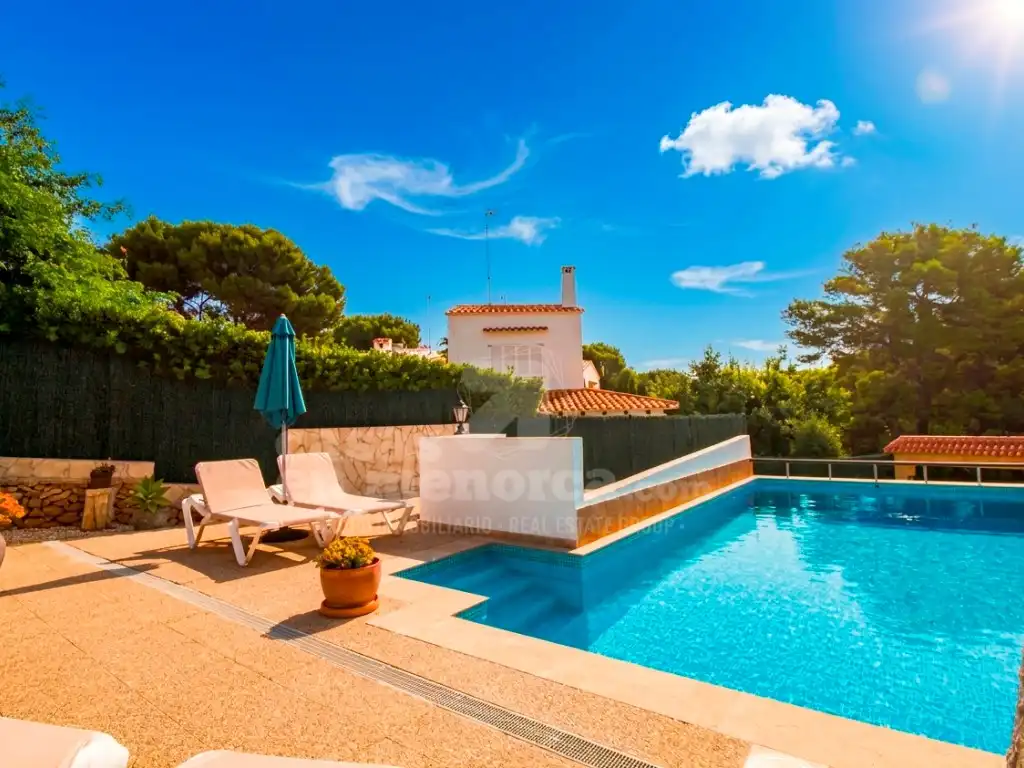 Vista exterior de Casa o xalet en venda en Es Mercadal amb Jardí privat i Piscina