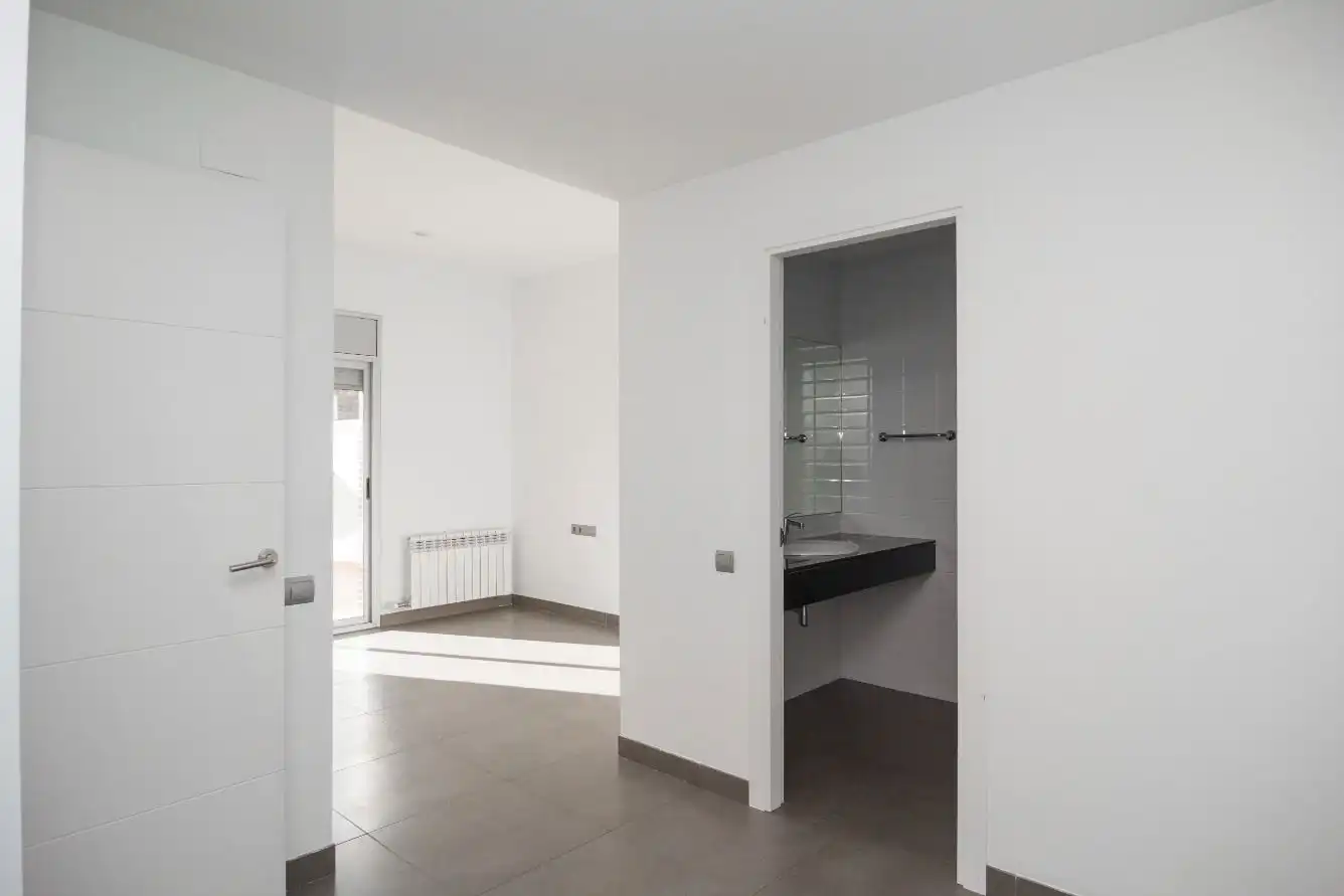 Flat for rent in Sant Cugat del Vallès  with Heating, Terrace and Storage room