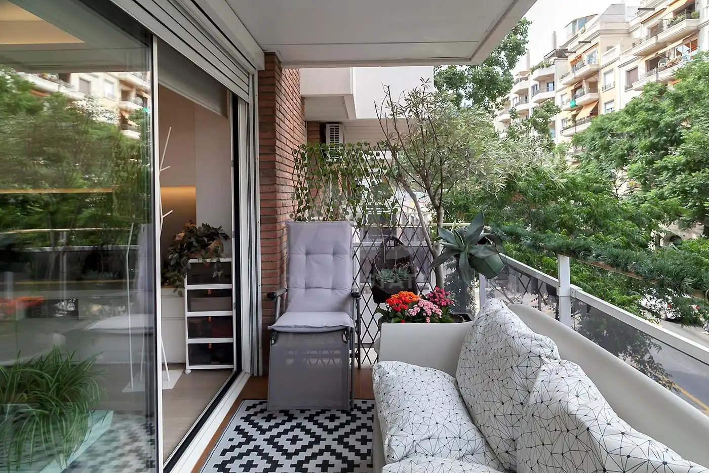 Balcony of Study for sale in Barcelona  with Air Conditioner and Heating