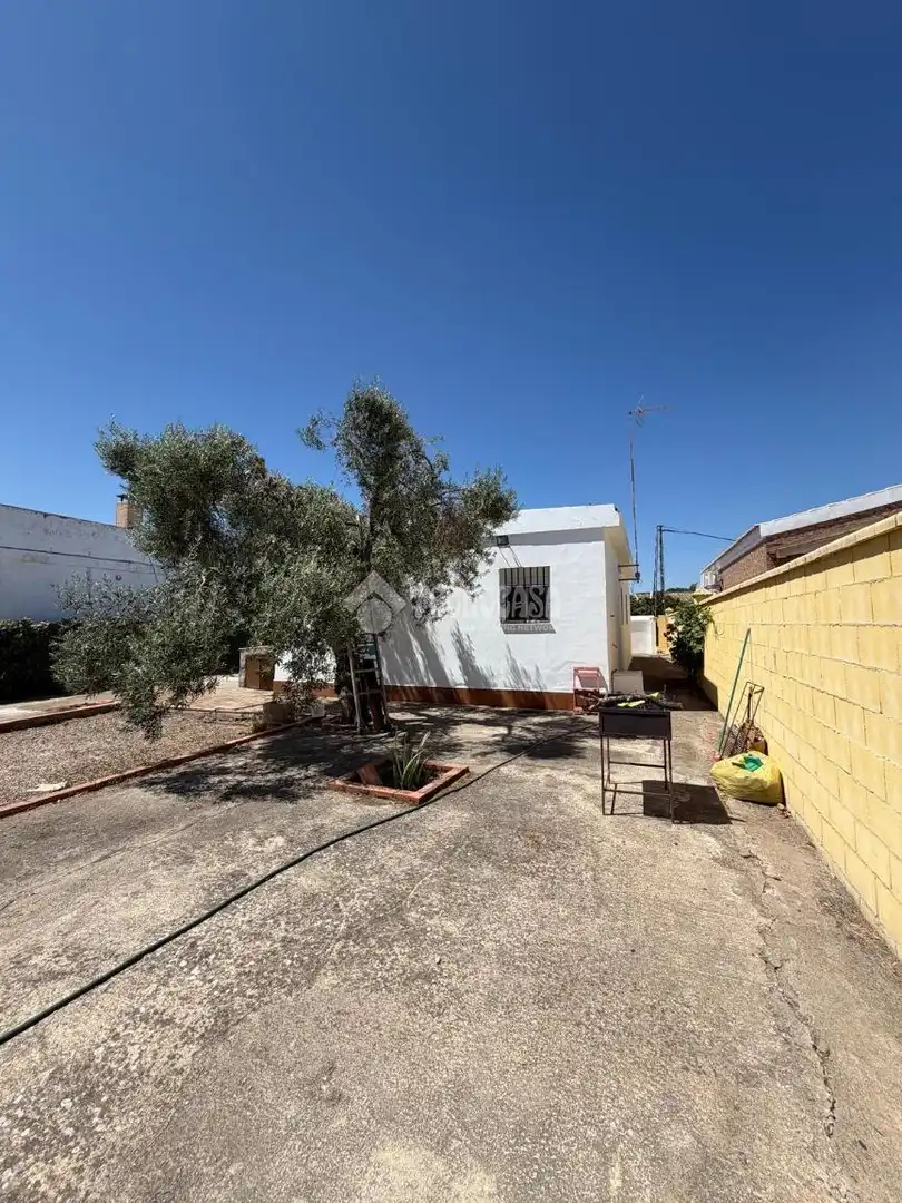 Country homes for sale in Utrera  with Air Conditioner, Heating and Swimming Pool