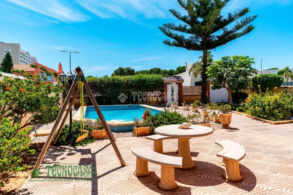 Terrassa de Casa o xalet en venda en Roquetas de Mar amb Calefacció, Parquet i Terrassa