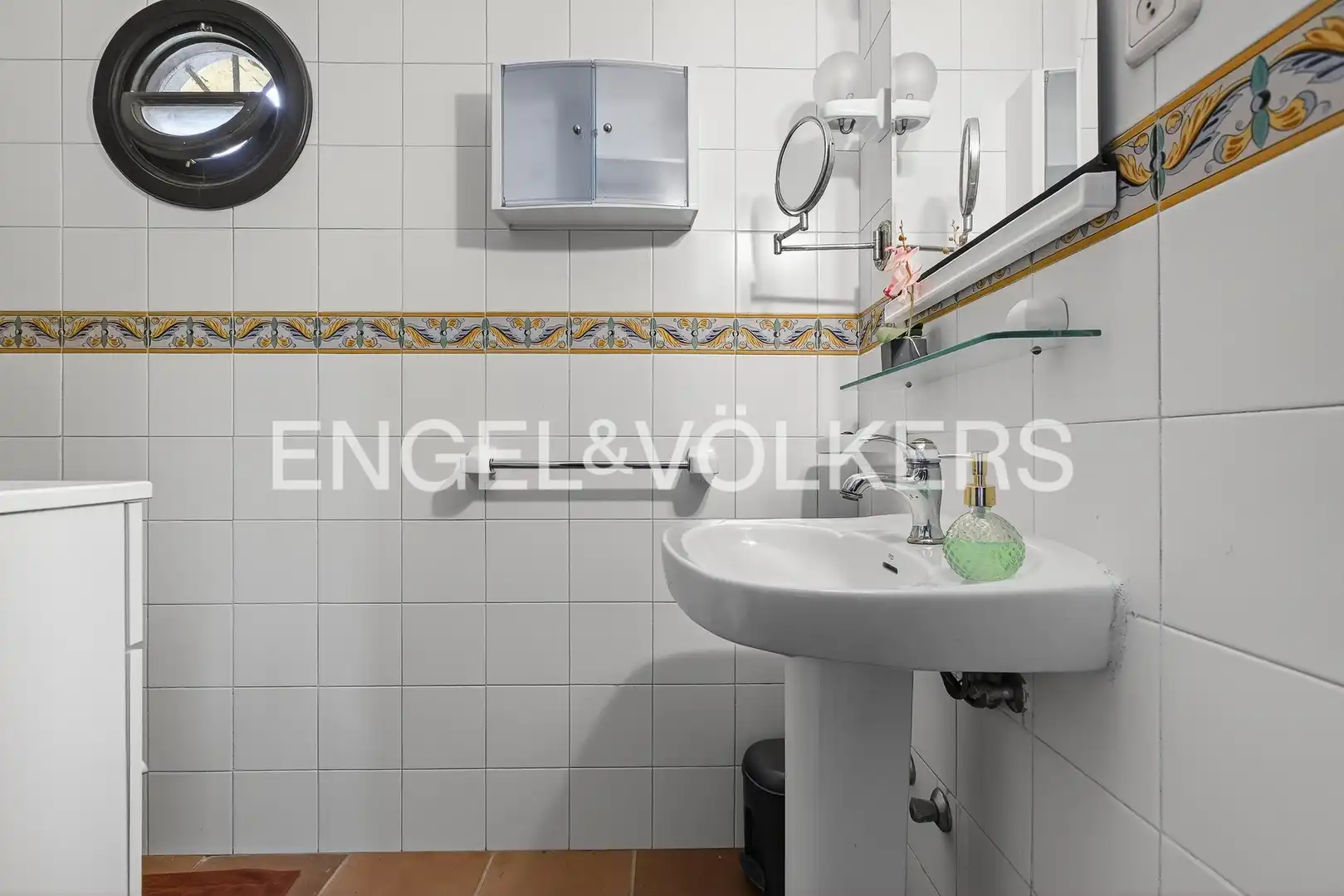 Bathroom of Houses for sale in Morón de la Frontera  with Air Conditioner, Heating and Private garden