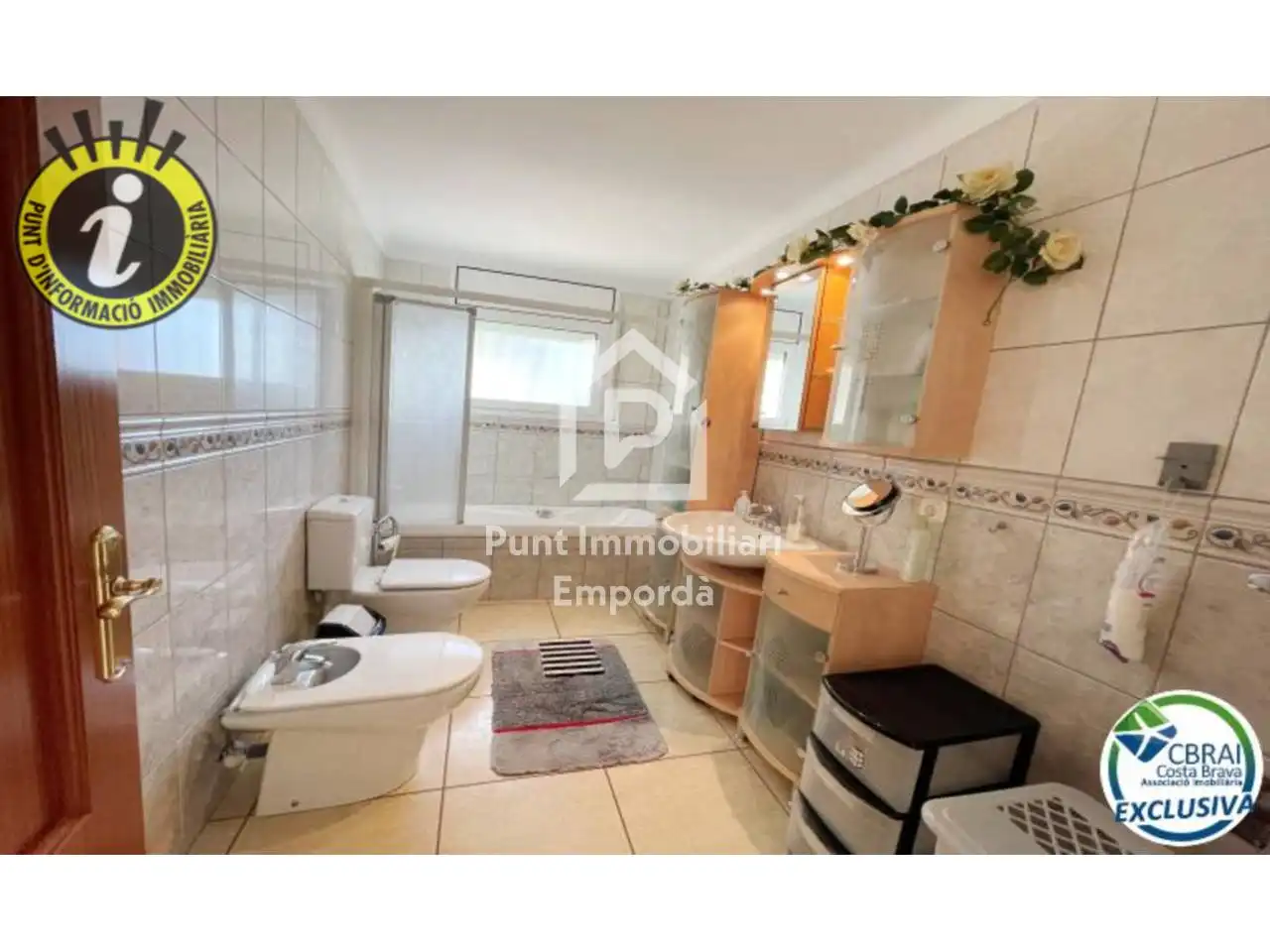 Bany de Casa o xalet en venda en Roses amb Aire condicionat, Jardí privat i Terrassa