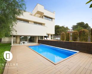 Swimming pool of House or chalet for sale in Sitges  with Air Conditioner, Heating and Parquet flooring