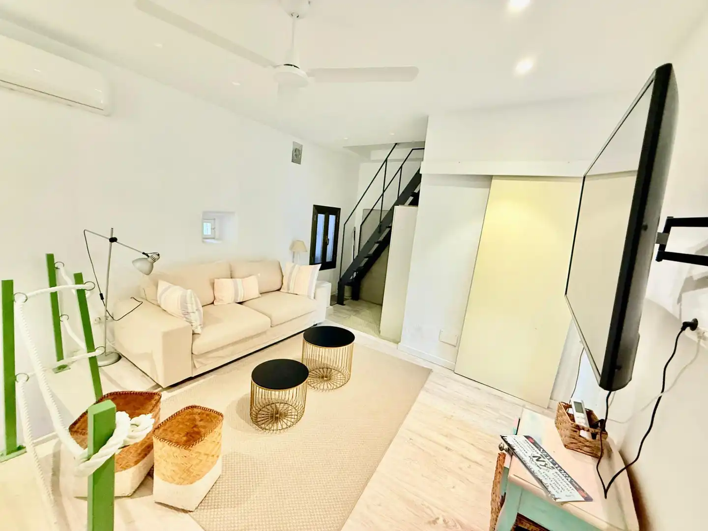 Wohnzimmer von Einfamilien-Reihenhaus zur Miete in Felanitx mit Klimaanlage, Heizung und Terrasse