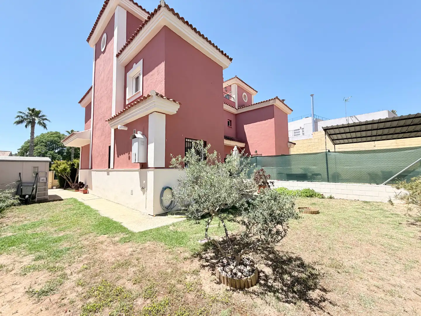 Casa adosada en venta en Calle las Marismas, Salteras