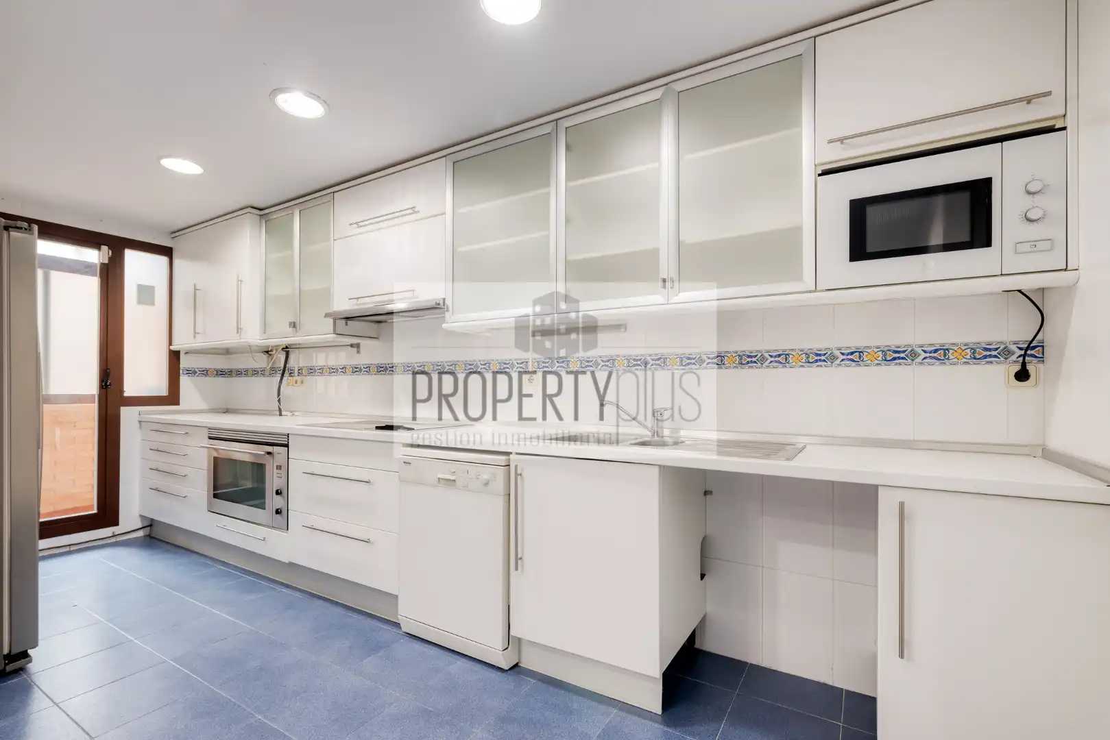 Flat with pool for sale in Calle Castillo de Arévalo 15, imagen 16