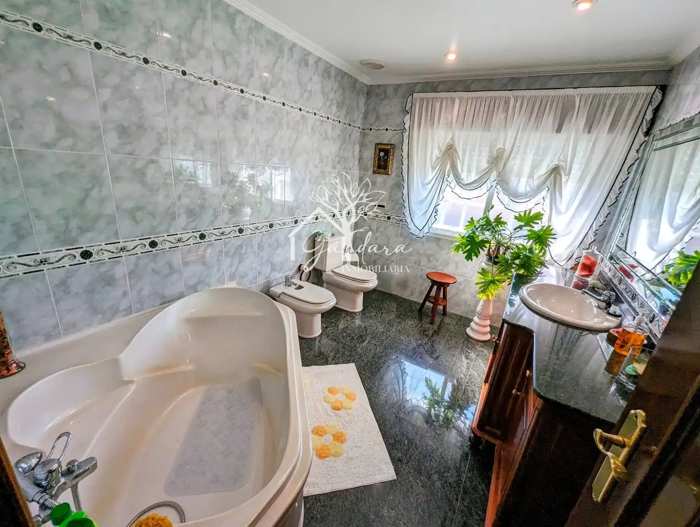 Bathroom of Houses for sale in Ferrol  with Heating, Parquet flooring and Terrace