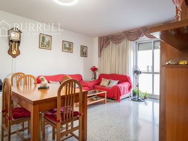 Piso con ascensor en venta en Plaça de les Caramelles