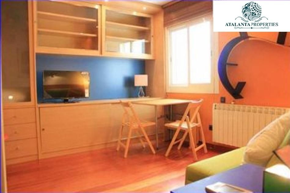 Dormitori de Estudi de lloguer en  Barcelona Capital amb Parquet