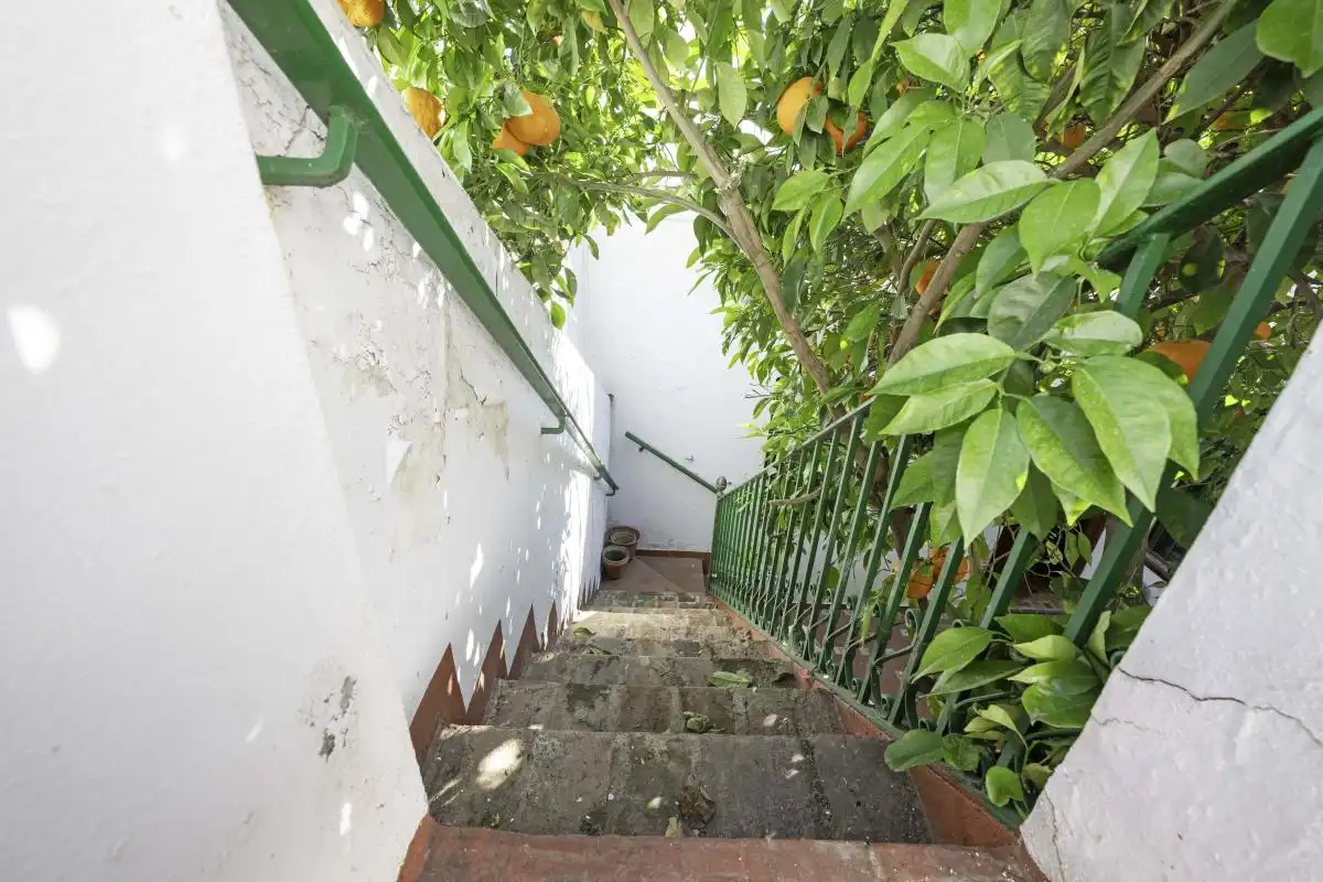 Casa adosada en venta en Camas con Calefacción, Terraza y Balcón