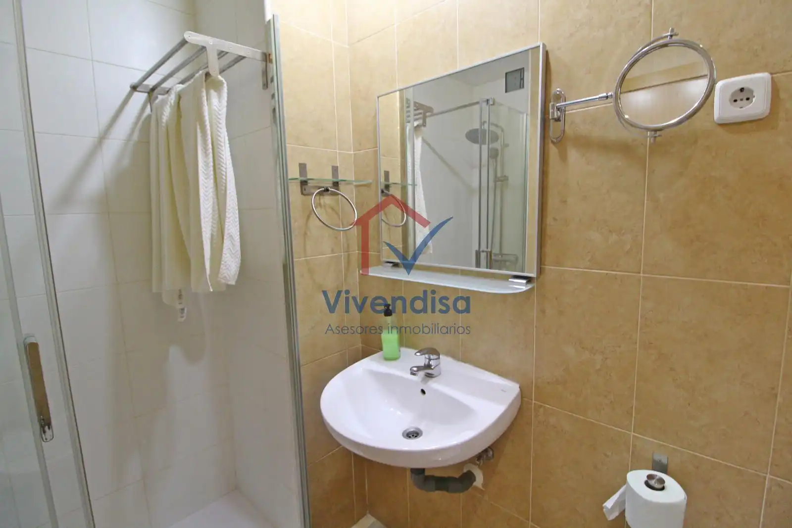 Bathroom of Flat for sale in Guadalajara  with Air Conditioner, Heating and Terrace