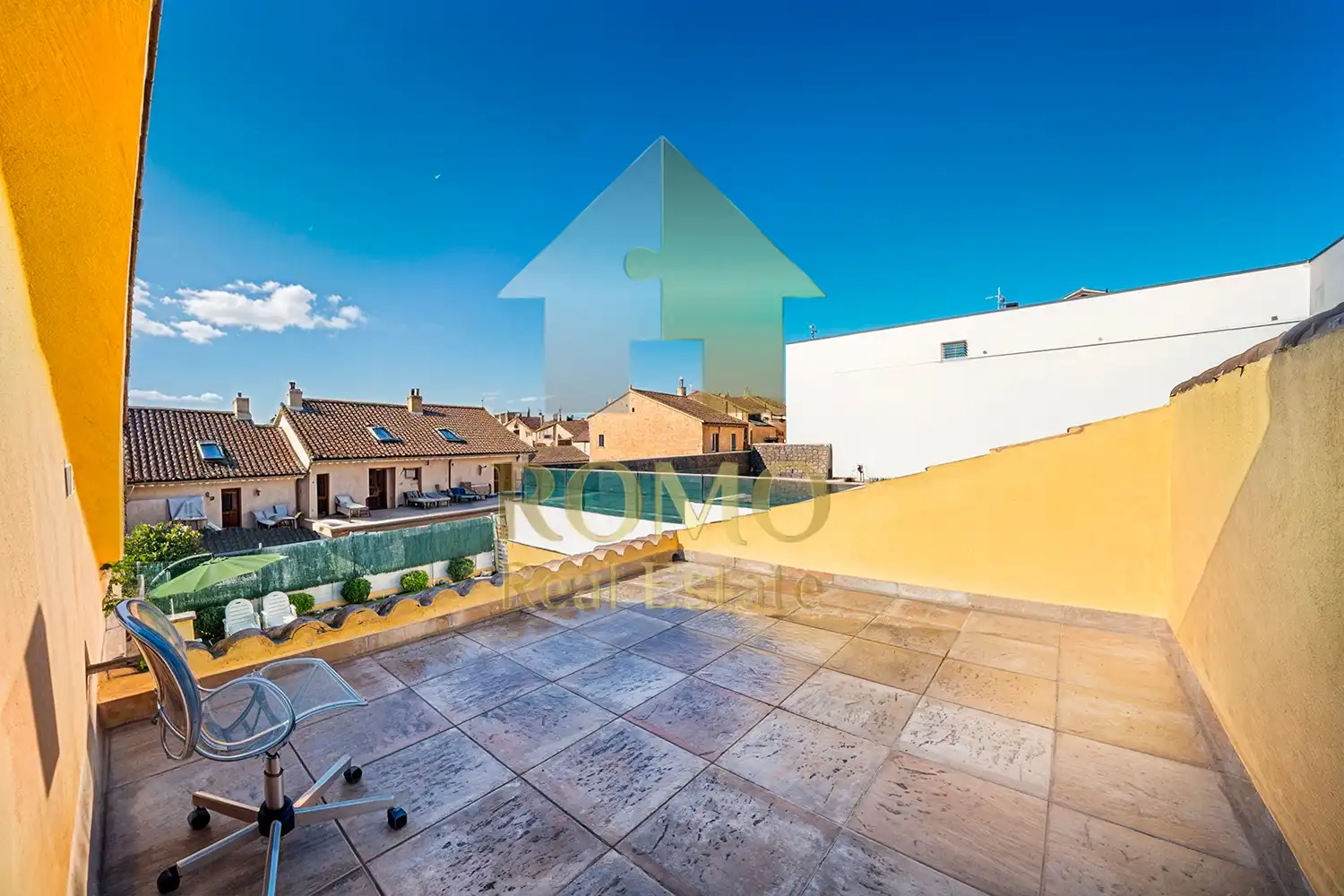Vista exterior de Casa o xalet en venda en Santa Perpètua de Mogoda amb Calefacció, Jardí privat i Parquet