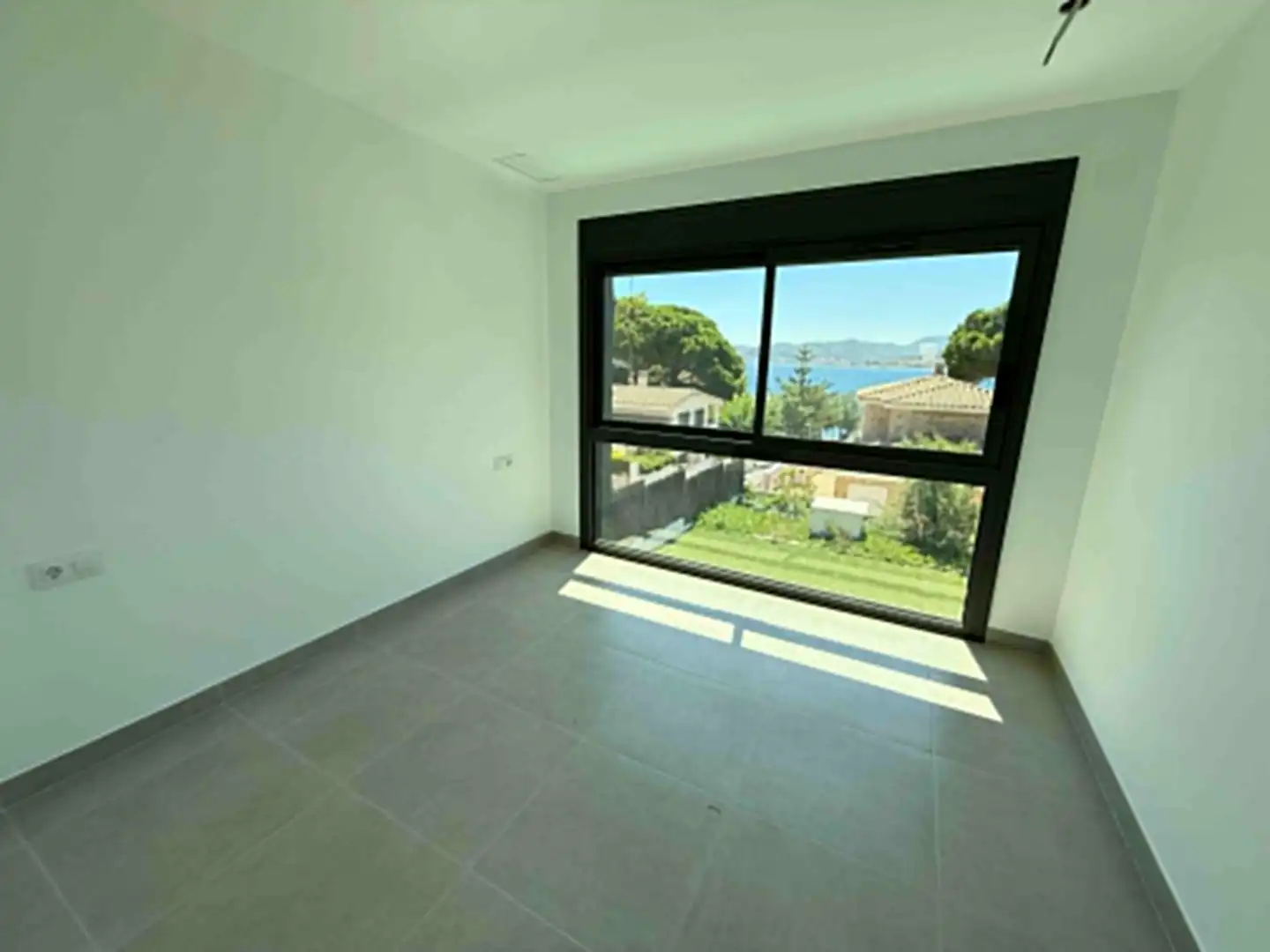 Habitación de Casa o chalet en venta en Llançà con Aire acondicionado, Calefacción y Jardín privado