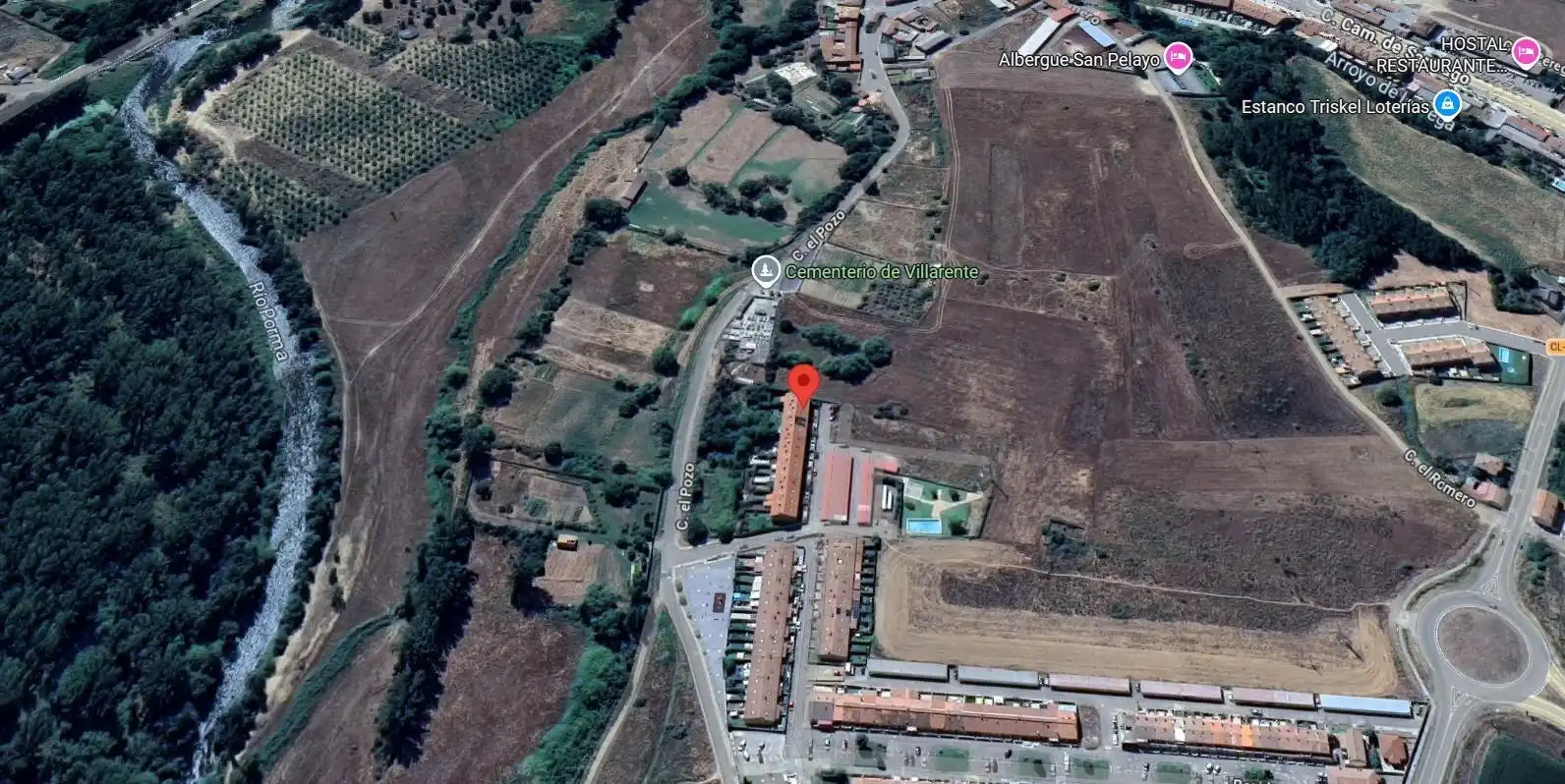 Vista exterior de Casa adosada en venta en Villasabariego con Piscina comunitaria