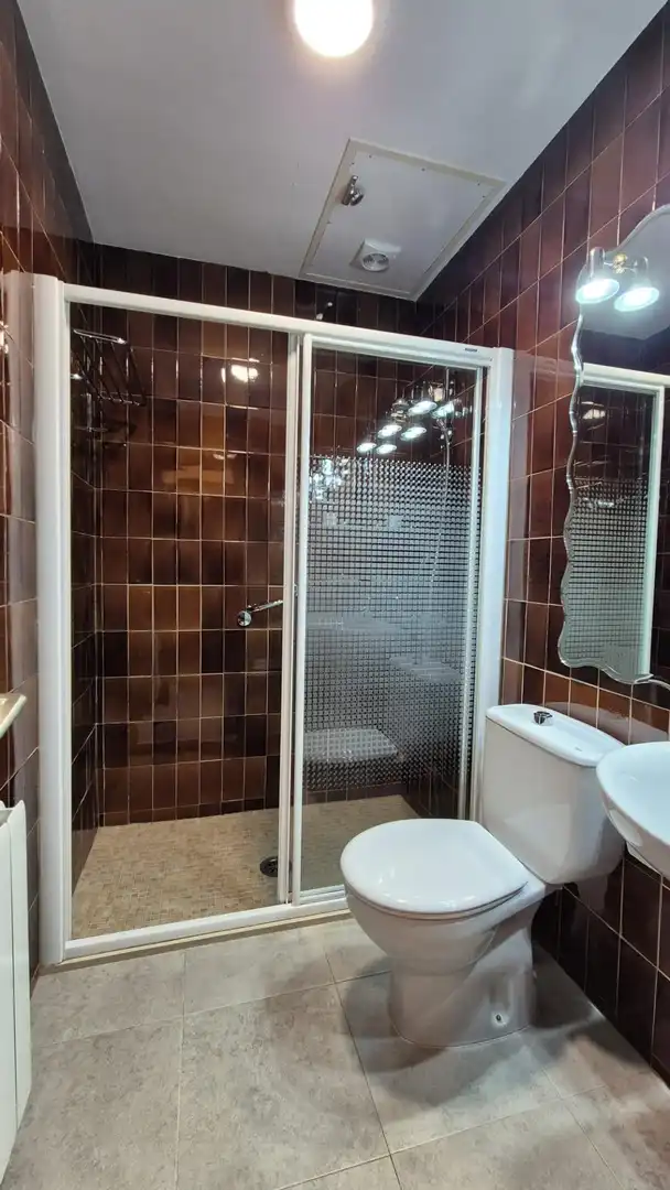 Bany de Casa o xalet de lloguer en Castellar del Vallès amb Calefacció, Jardí privat i Alarma