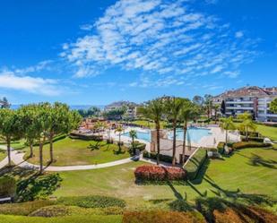 Vista exterior de Àtic en venda en Marbella amb Aire condicionat i Terrassa