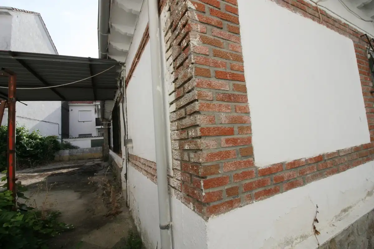 Vista exterior de Casa o xalet en venda en Lanzahíta amb Jardí privat