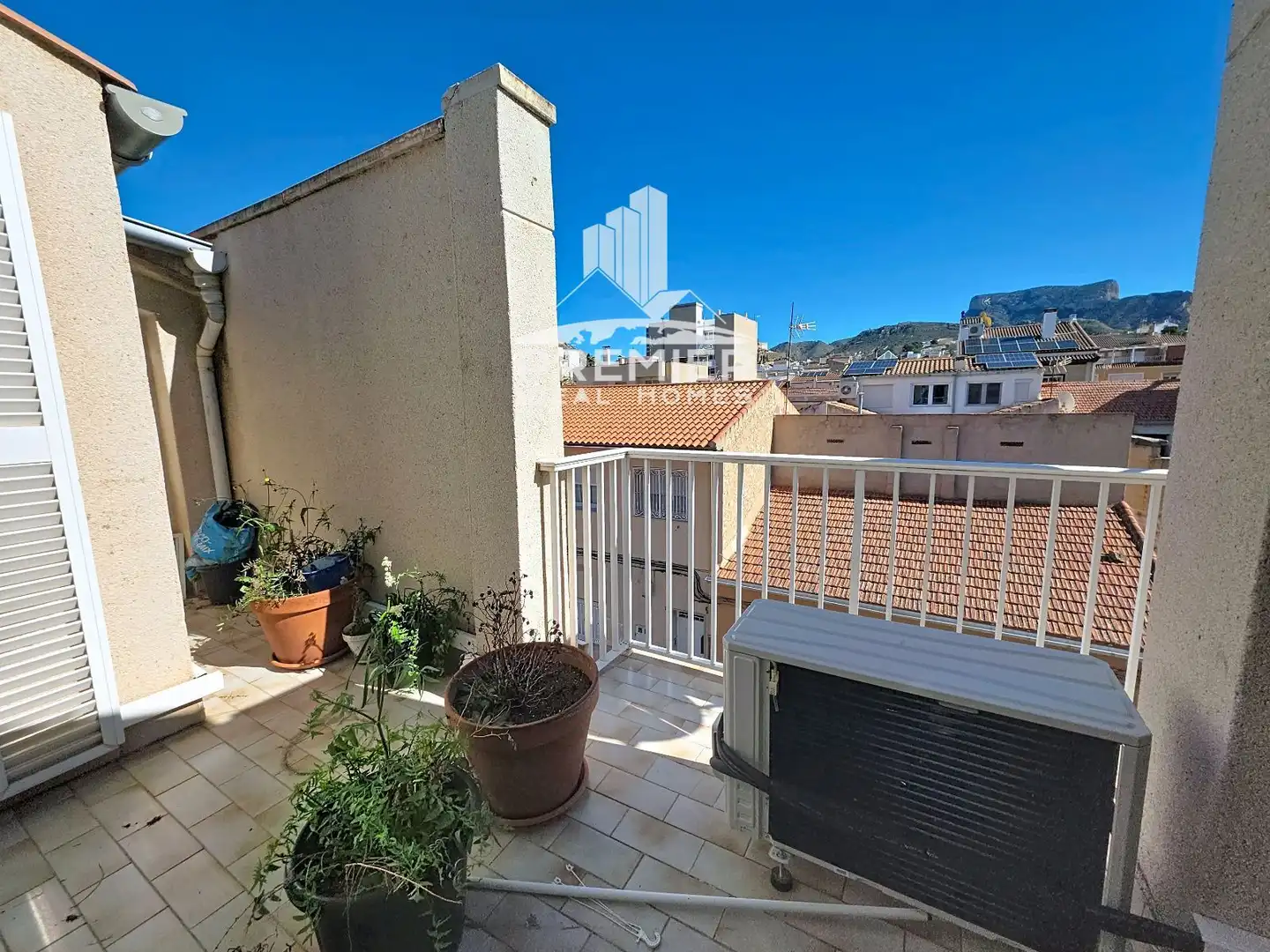 Vista exterior de Casa o xalet en venda en Petrer amb Aire condicionat, Calefacció i Terrassa