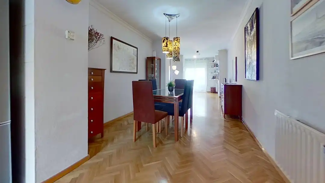 Comedor de Piso de alquiler en Madrid con Aire acondicionado, Calefacción y Horno