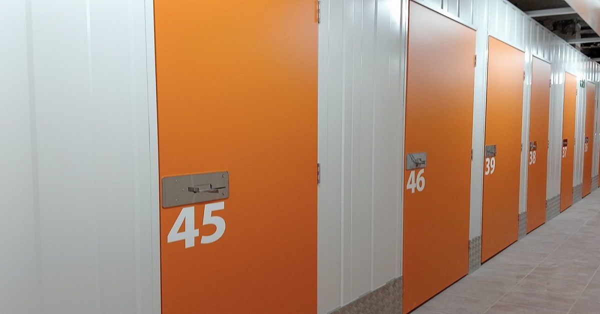 Box room to rent in  Madrid Capital  with Alarm