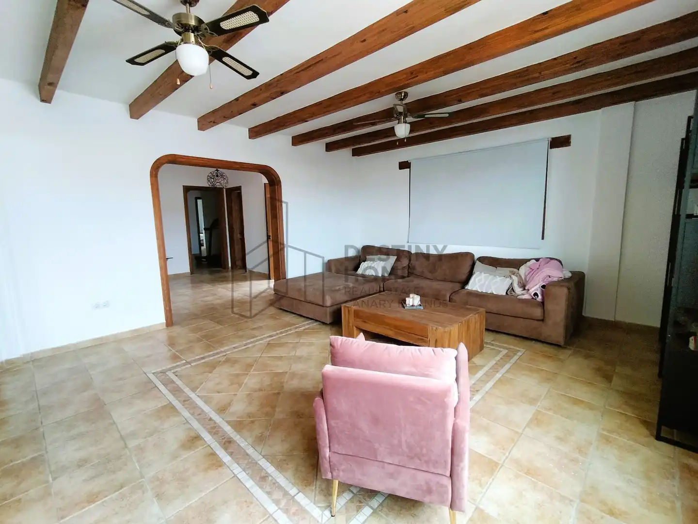 Sala d'estar de Casa o xalet en venda en La Oliva amb Jardí privat, Traster i Piscina