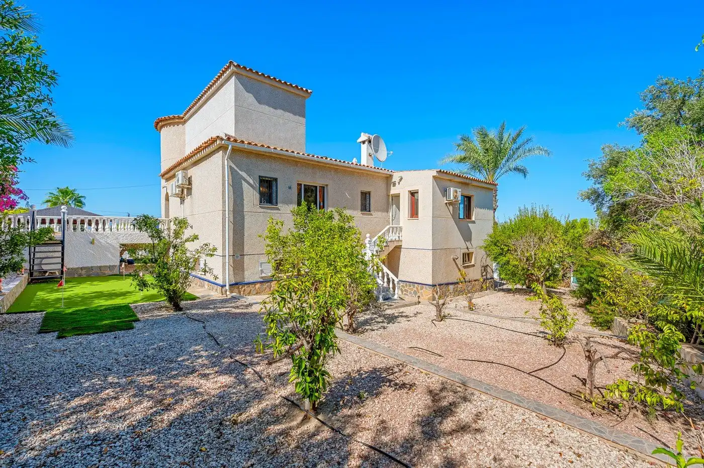 Vista exterior de Casa o chalet en venta en Callosa de Segura con Calefacción, Jardín privado y Terraza
