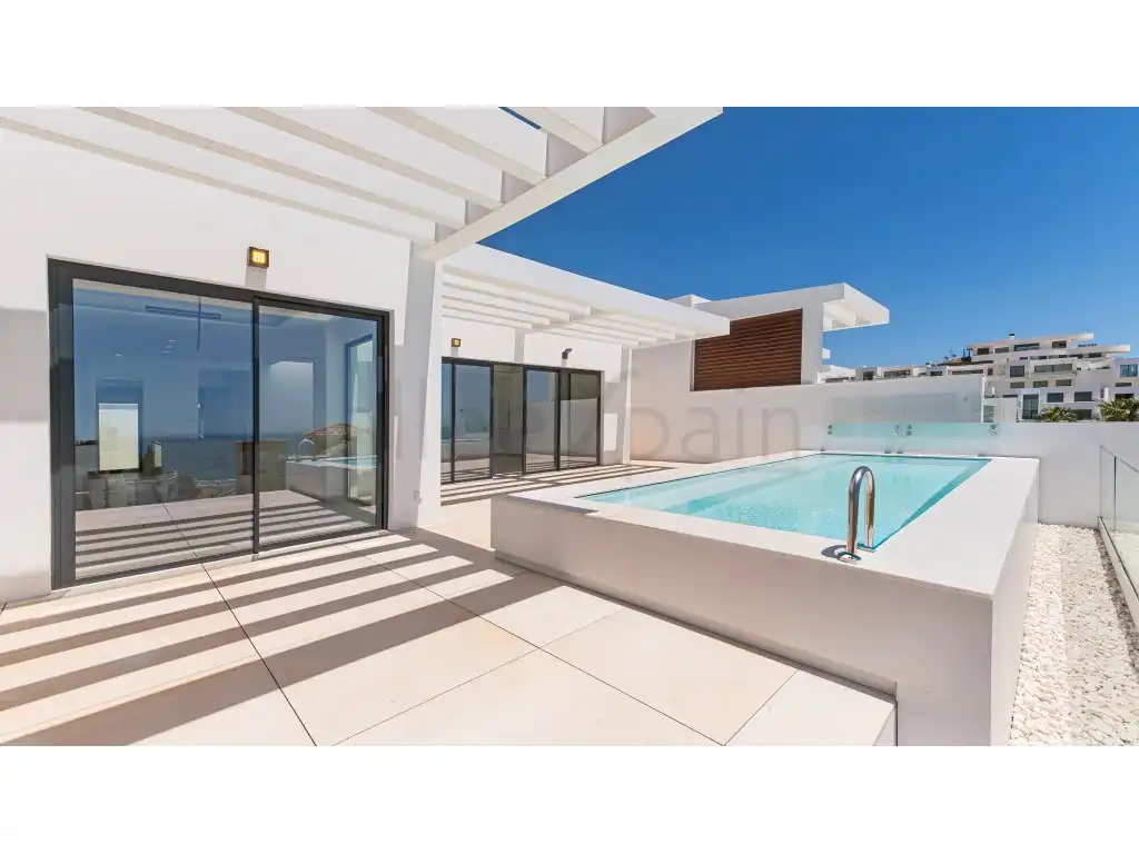 Piscina de Casa o xalet en venda en Benalmádena amb Aire condicionat, Jardí privat i Terrassa