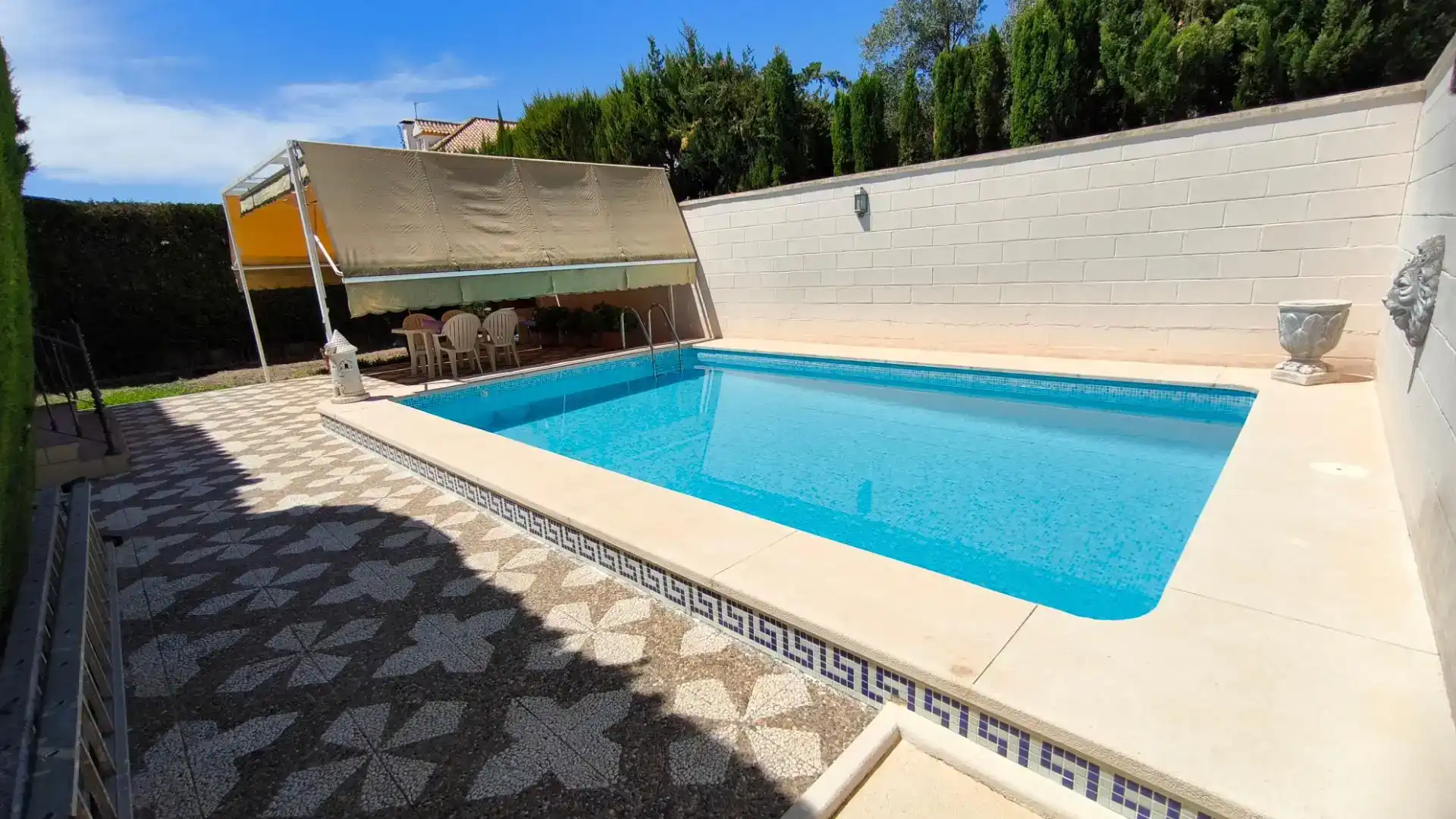 Piscina de Casa o xalet en venda en Valencina de la Concepción amb Piscina