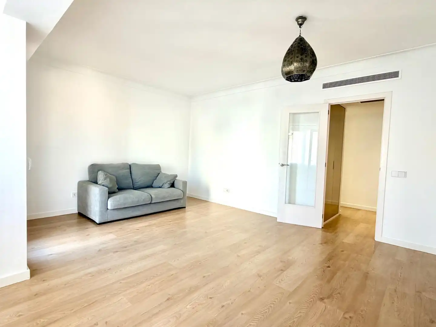 Living room of Flat for rent in  Palma de Mallorca  with Air Conditioner, Heating and Parquet flooring