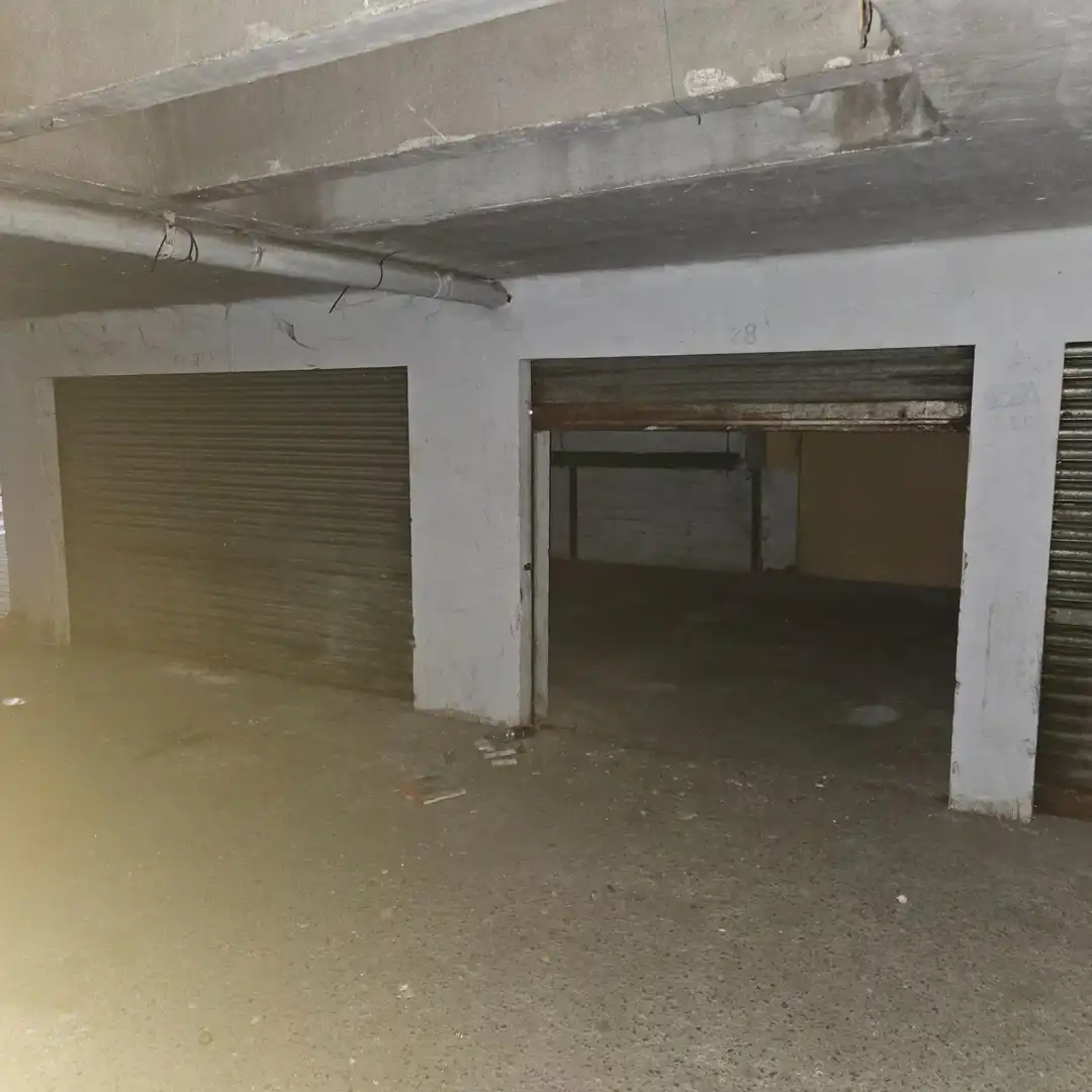 Parkplatz von Garage zum Verkauf in Banyoles