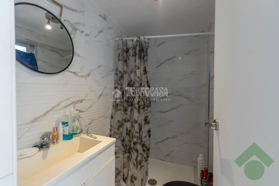 Badezimmer von Einfamilien-Reihenhaus zum Verkauf in Granada mit Klimaanlage