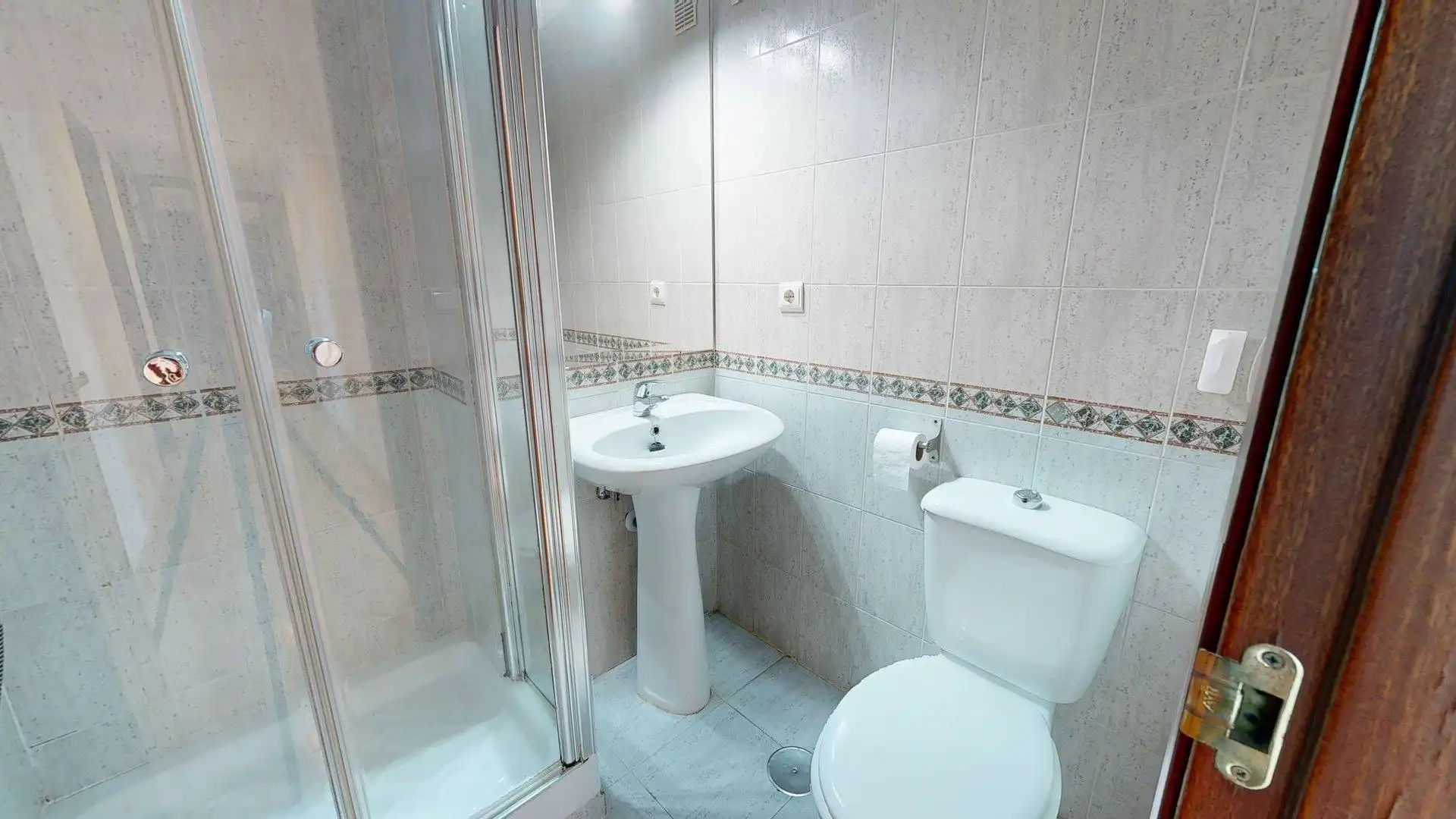 Badezimmer von Wohnung zum Verkauf in Córdoba mit Klimaanlage, Heizung und Abstellraum