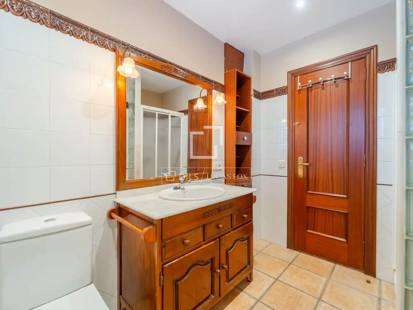 Bany de Casa o xalet en venda en Riba-roja de Túria amb Aire condicionat, Jardí privat i Terrassa